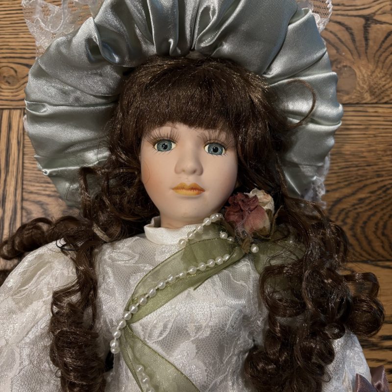 Vanessa Ricardi Porcelain Doll – 18″ – Vanessa Doll Collection 1999