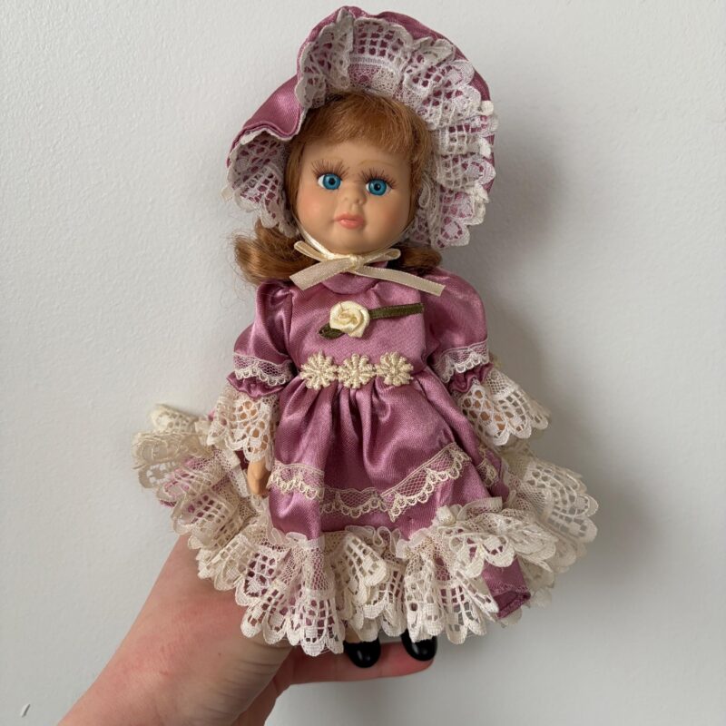 Lolita-Style Vintage Porcelain Doll — Movable Joints — 9″