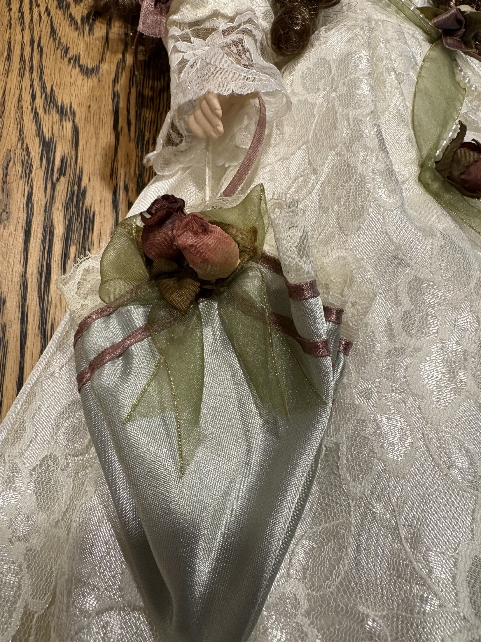 Vanessa Ricardi Porcelain Doll - 18" - Vanessa Doll Collection 1999 - Image 3