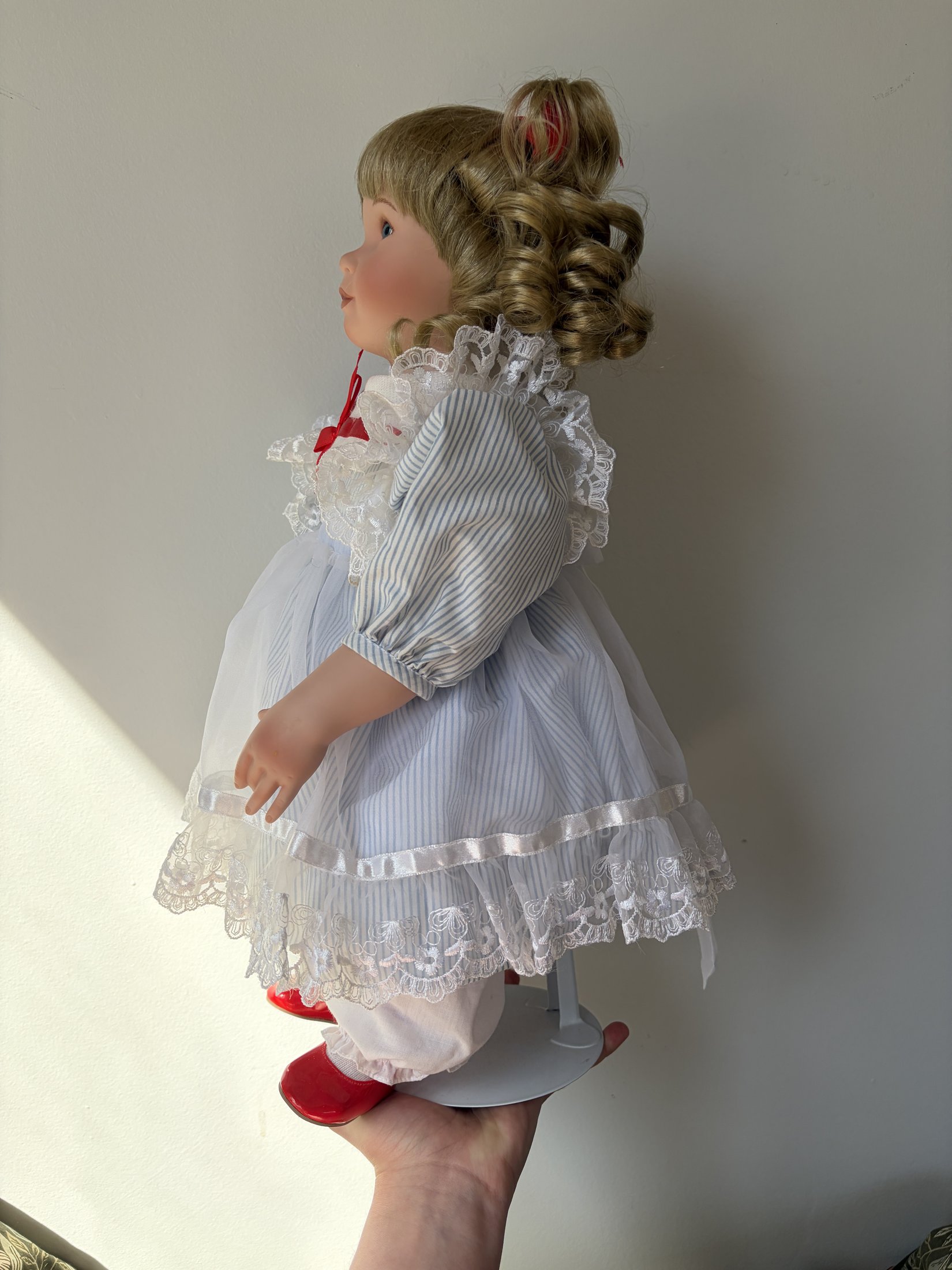Ashton-Drake Galleries Porcelain Doll 45SDA/5000 - Image 4
