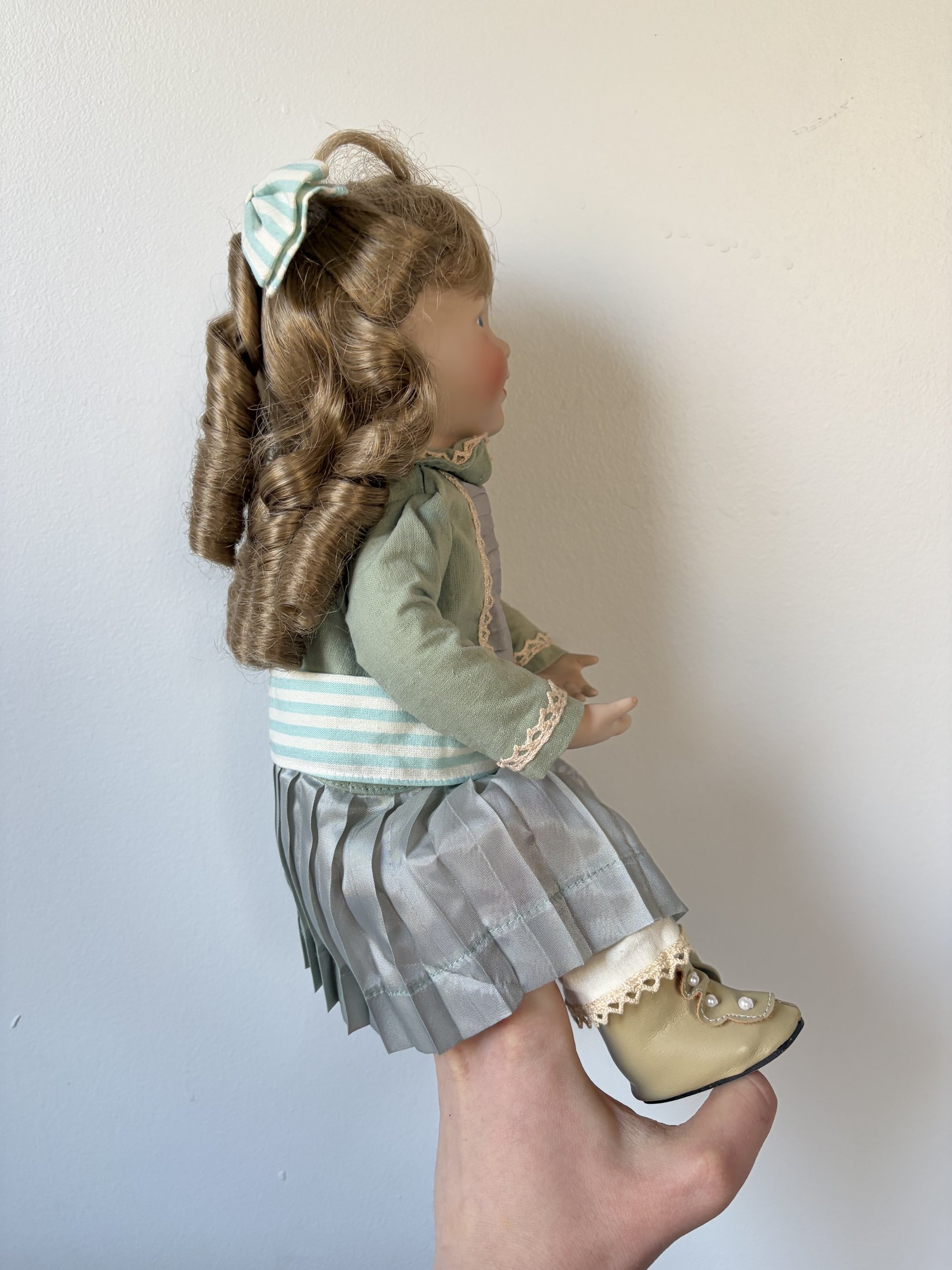 Porcelain Doll A Child's Garden of Verses by Robert Louis Stevenson - Image 4