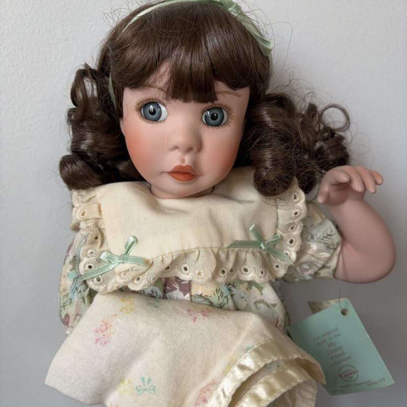 Edwin M. Knowles Porcelain Doll ‘Me and My Blankie’ My Closest Friend 1991